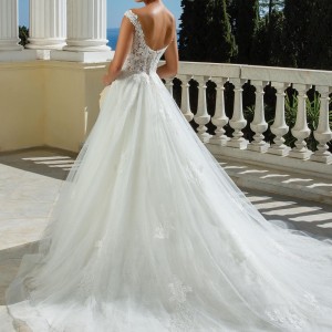 brautkleid-prinzessschnitt-transparentes-spitzentop-bestickt-v-ausschnitt-schleppe-justin-alexander-88117-ruecken1 brautkleid-prinzessschnitt-transparentes-spitzentop-bestickt-v-ausschnitt-schleppe-justin-alexander-88117-ruecken1