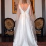Vestido novia atrás puesto
