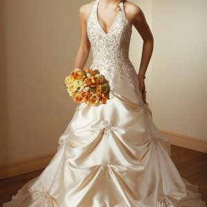 modelo halter Maggie Sottero