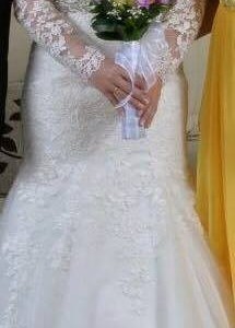 vestido de novia con ramo