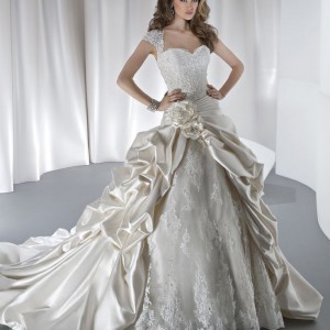 7098d158366eceb881b6199737342bde--flower-wedding-dresses-wedding-gowns