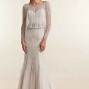 Robe demetrios portée sur mannequin Robe demetrios portée sur mannequin