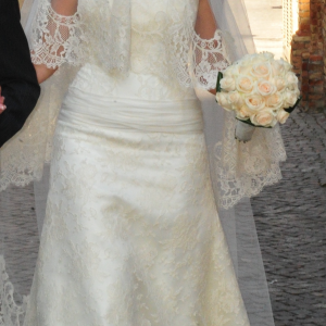 full with veil