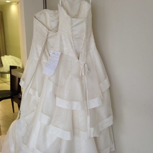 Colgado cola arriba p bailar