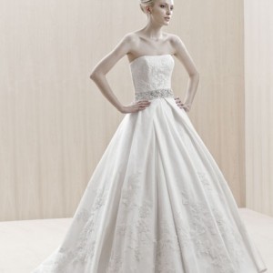 new-blue-by-enzoani-wedding-dresses-fall-2012-024 new-blue-by-enzoani-wedding-dresses-fall-2012-024