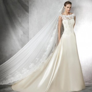Teri ProNovias Teri ProNovias