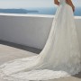 Example of the back of the dress Example of the back of the dress